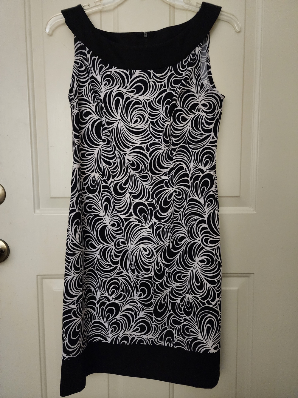 connected apparel Black and White Floral-Pattern Midi Dress